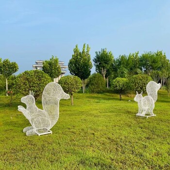 不銹鋼絲松鼠雕塑，鋼絲編織雕塑定制廠家