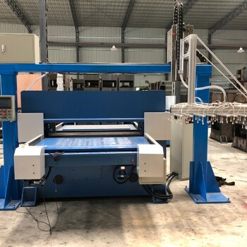 廠家供應(yīng)膠片下料裁剪機泡棉四柱裁床珍珠棉自動粘合機