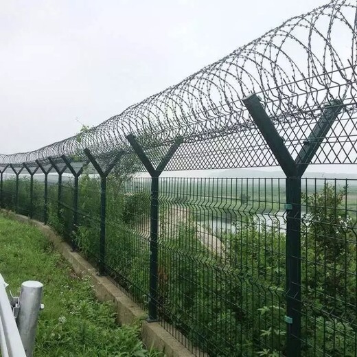 機(jī)場刀片刺護(hù)欄網(wǎng)Y型柱刺絲滾籠防護(hù)網(wǎng)機(jī)場圍界網(wǎng)