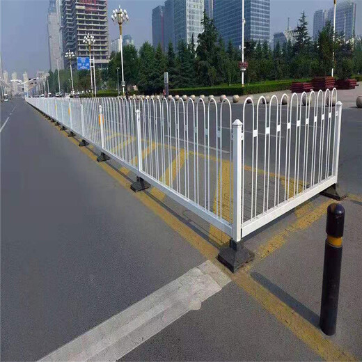 京式道路護(hù)欄交通市政護(hù)欄京式護(hù)欄成都廠家