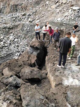 地基开挖坚硬岩石气体爆破设备二氧化碳爆破石灰石开采