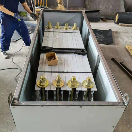 礦用熱式硫化機(jī)水冷硫化接頭機(jī)隔爆膠帶硫化機(jī)