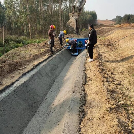 液壓自走渠道成型機水利溝渠襯砌機現澆式渠道成型機