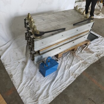 全自動(dòng)橡膠皮帶硫化器電加熱式膠帶硫化機(jī)1200型硫化器