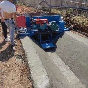 混凝土渠道成型機(jī)水渠溝槽滑模機(jī)牽引式水渠滑模機(jī)