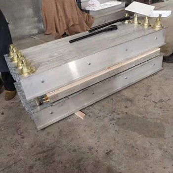 供應(yīng)臥式硫化機(jī)皮帶斷裂接頭機(jī)電熱式硫化機(jī)價(jià)格