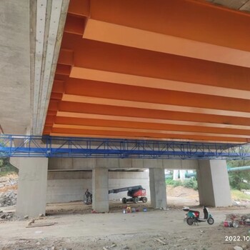 橋梁底部施工臺(tái)車