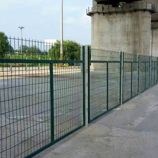 鐵路線路防護(hù)柵欄廠家供應(yīng)