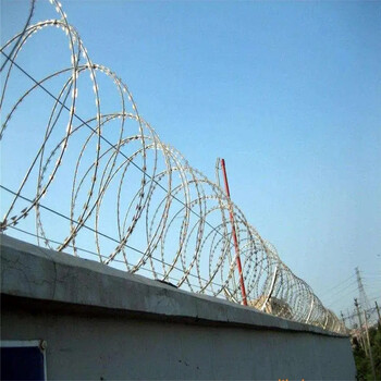 鐵路防爬刺絲滾籠，鐵路防護柵欄，刺絲滾籠