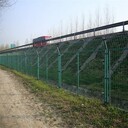 安裝隔離柵可有效提升高速公路的安全性