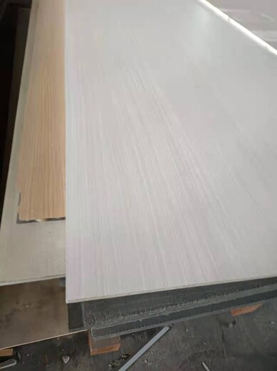 免漆木饰面碳晶板泰州金属碳晶板无缝拼接竹木纤维墙板