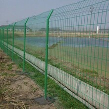 双边丝护栏网园林绿化围栏铁丝网浸塑带框防护栏网铁路围栏