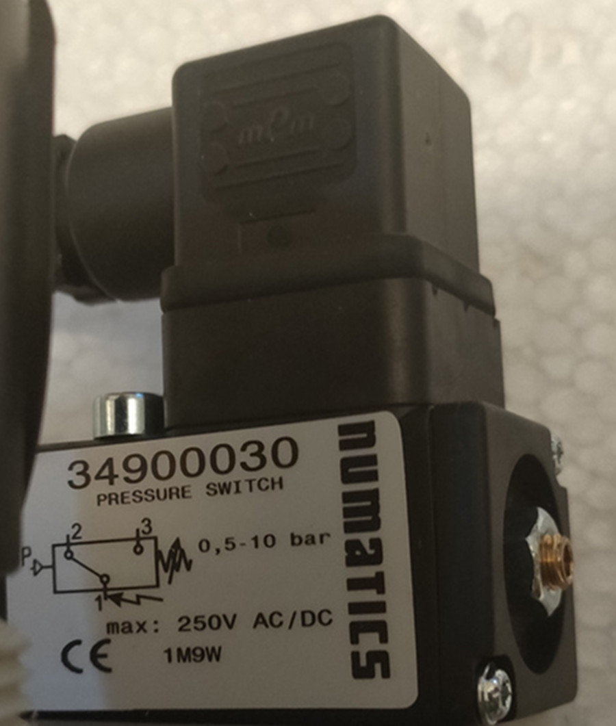 34900030.jpg