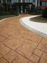 合肥混凝土壓模地坪中學(xué)廣場仿石壓花路面新型施工材料