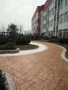 景琪壓模地坪技術分享自貢小區(qū)景觀仿鵝卵石水泥壓花路面裝飾