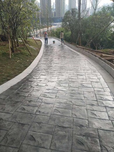 武威城市景观道路材料压模混凝土仿木纹地坪压花地坪施工
