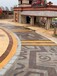 贵阳主题乐园砾石聚合物彩色路面艺术混凝土洗砂地坪新款装饰方法