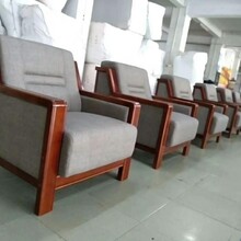 天津海润万家沙发厂专注沙发翻新，沙发换皮换海绵