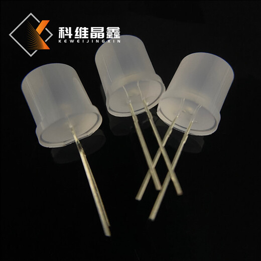 工廠供應(yīng)10mm平頭乳白色散光白燈