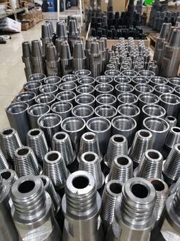 云南孔山重工機(jī)械設(shè)備履帶式多功能錨桿鉆機(jī)KS800