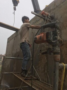 長寧區(qū)切割打洞鉆孔切割馬路開槽空調(diào)打孔地面打洞，拆除敲墻