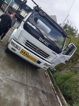轉(zhuǎn)讓帶手續(xù)10噸東風(fēng)多利卡加油車