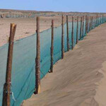 巴彦淖尔公路养护防沙围网1.5米高防沙网栅栏聚乙烯材质pe
