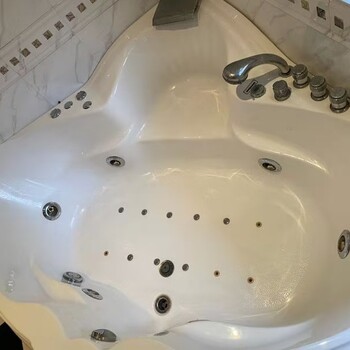 上海路易斯浴缸漏水维修、维修马桶漏水、洗手盆安装/维修服务