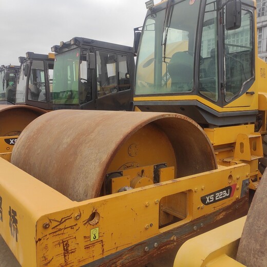 2019年20噸22噸26噸振動壓路機(jī)