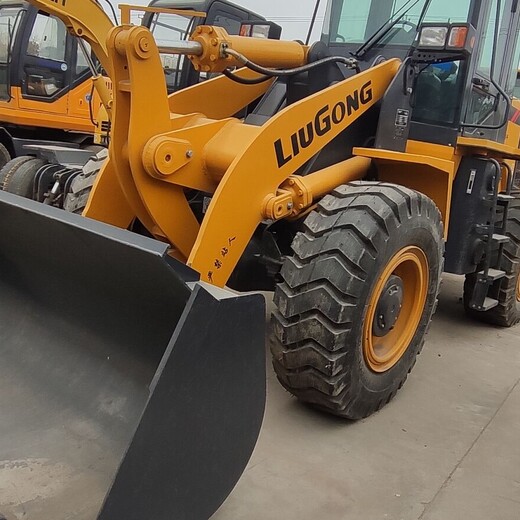 柳工835鏟車9成新裝載機(jī)