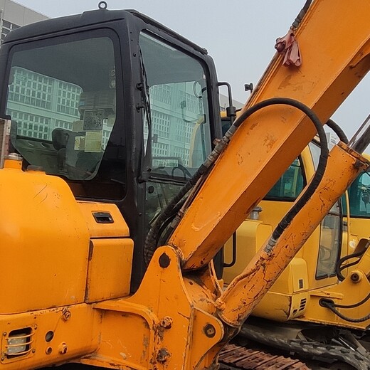 60挖機二手價小松龍工挖機
