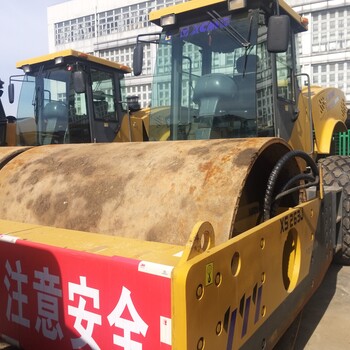 二手26噸壓路機折價出售