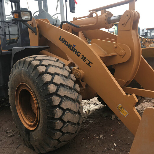 8成新龍工855鏟車折價(jià)售賣