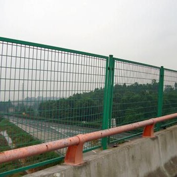广东深圳道路护栏网桥梁围栏网