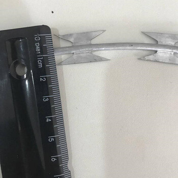 河北刺絲滾籠廠家供應河南滾籠防盜隔離網(wǎng)鄭州安全警戒防護隔離