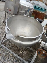 食品厂处理12台夹层锅