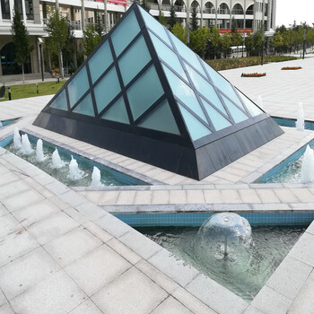 济南湖面音乐喷泉施工增加城市环境生机