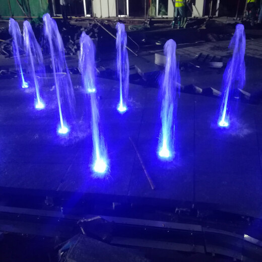 湘西人工湖音乐喷泉改善城市风格环境