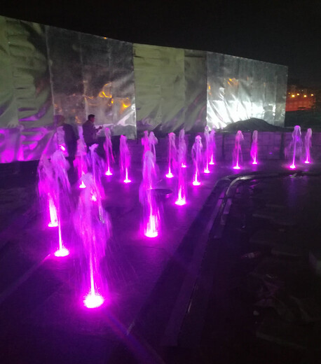 丰县小区旱地喷泉功能与艺术的结合