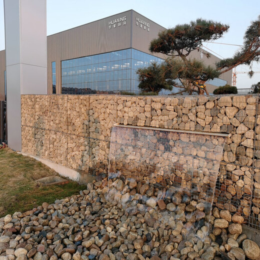巢湖水池假山噴泉低調(diào)大氣可選擇性強(qiáng)