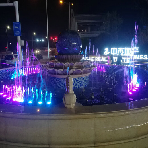 青岛水池程控喷泉为城市增添了色彩