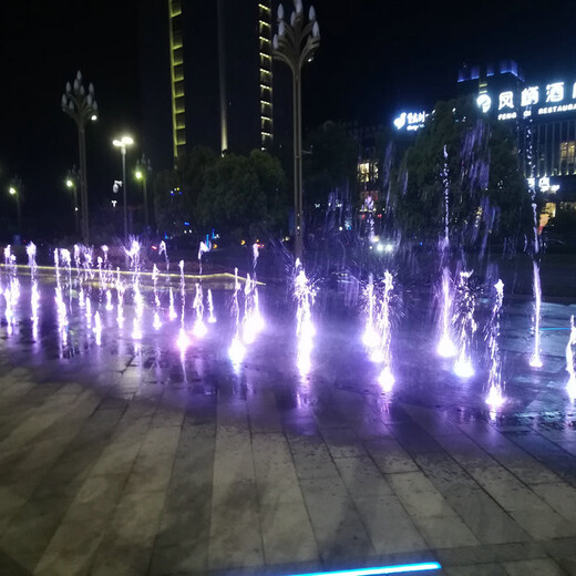 呂梁湖面音樂噴泉安裝水泵循環(huán)供水