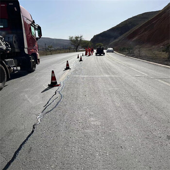 臺州自粘抗裂貼道路防裂貼處理裂縫管用嗎道路防裂貼