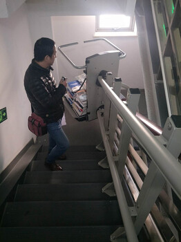 倉山區(qū)臺(tái)階式輪椅升降機(jī)地下通道斜掛電梯樓梯升降機(jī)