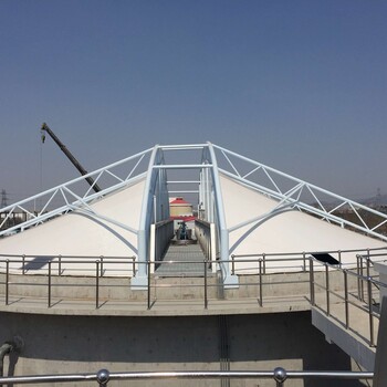 平湖市屋顶电动雨棚制作,污水池膜结构施工