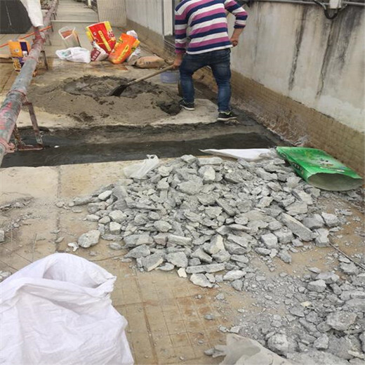 上林县地面坑洞裂缝修补_广西永固防水工程有公司