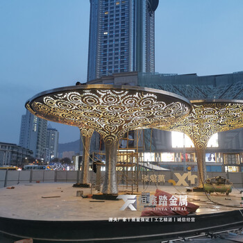 渭南廣場景觀不銹鋼喇叭口造型裝置雙曲不銹鋼造型包柱安裝實景圖