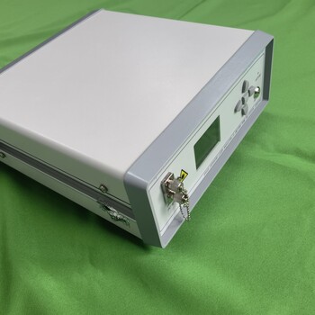 窄線寬掃頻光纖激光器