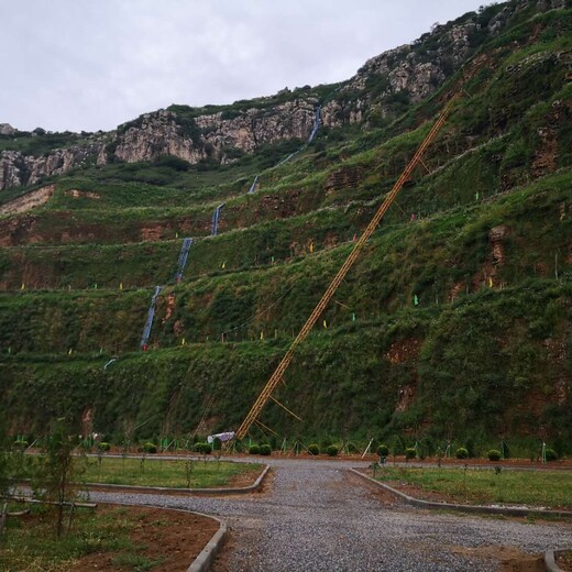 十堰礦山山體生態(tài)修復(fù)噴播基質(zhì)彩光綠化土壤粘合劑