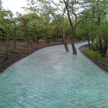 鹽城市旅游景區(qū)仿木紋水泥壓花地坪，現(xiàn)澆仿石壓印地面施工